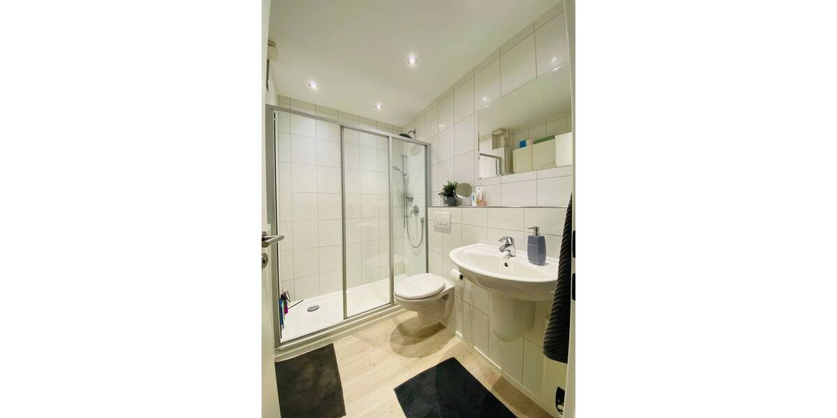 Helle 2-Zimmer-Eigentumswohnung mit Balkon und PKW-Garage 2 zimmer