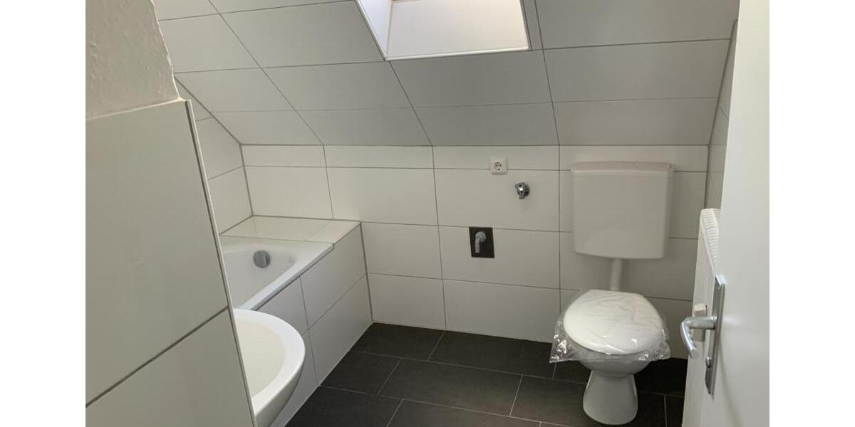 Dachgeschoßwohnung Gelsenkirchen Gelsenkirchen-Mitte - 3 Zimmer, 54 m&sup2;, 409&euro; | Angebot:26180111
