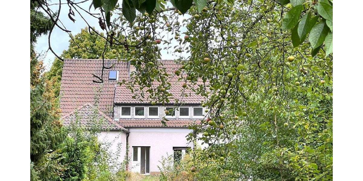 Doppelhaushälfte mit 5 Zi. + Garage auf weitläufigem Gartengrundstück in Dortmund Brackel 5 zimmer