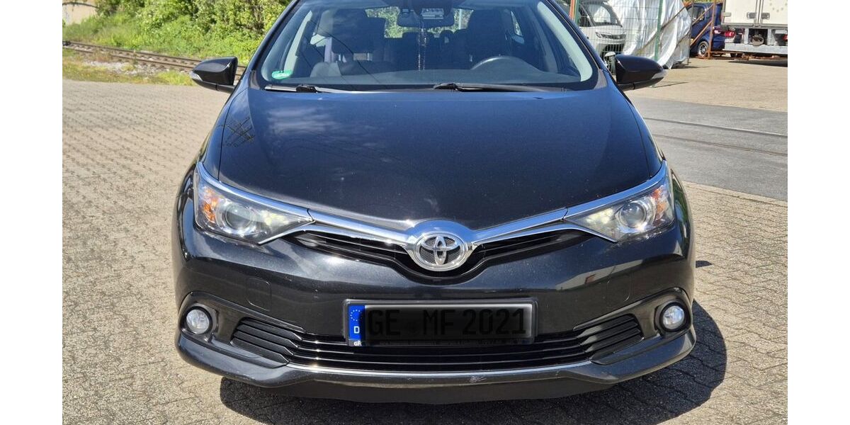 Toyota Auris 177.300 km 6.999 &euro; Gelsenkirchen 45881
