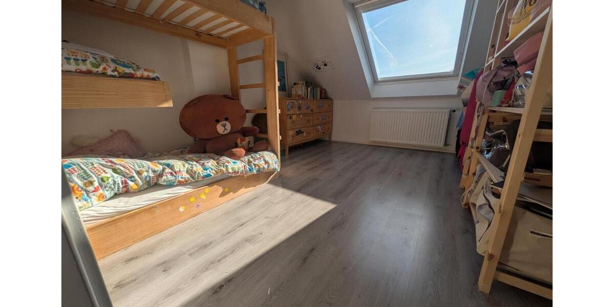 Dachgeschoßwohnung Bochum Günnigfeld - 4 Zimmer, 110 m&sup2;, 1.175&euro; | Angebot:26488136