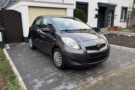 Toyota Yaris 101.000 km 3.650 &euro; Herne 44628