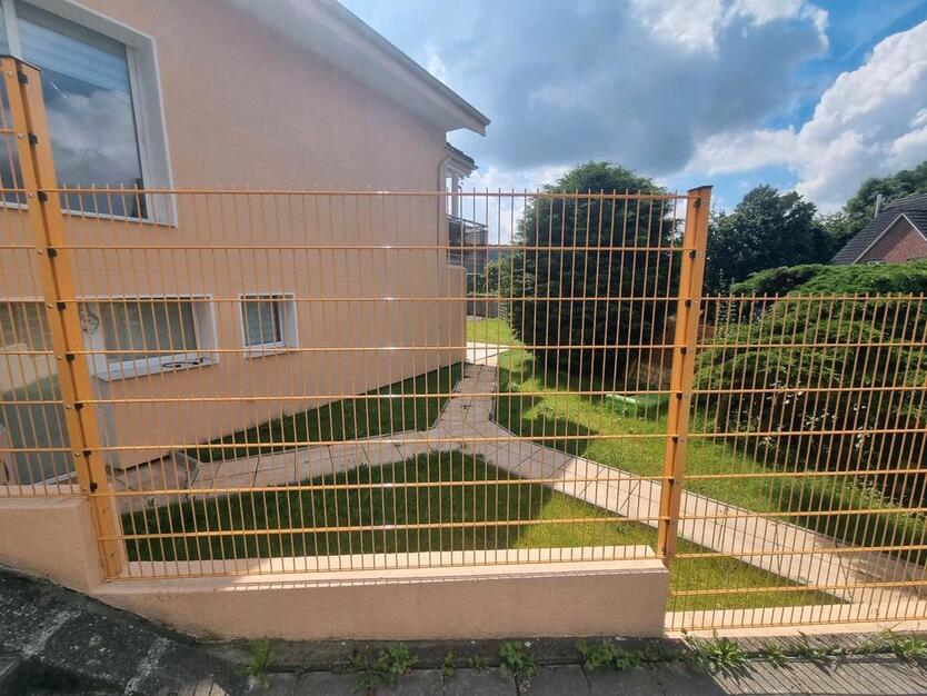 Haus mit Einliegerwohnung, Garage,Blick ins Grüne, Super Lage, zimmer