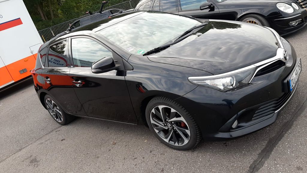 Toyota Auris 195.000 km 8.800 &euro; Bochum 44801