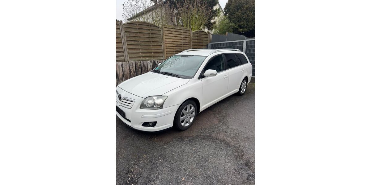 Toyota Avensis 349.530 km 2.350 &euro; Bochum 44807
