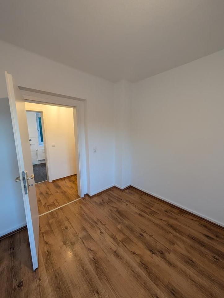 ~ Frisch renoviert mit modernem Bad und Küche ~ zimmer