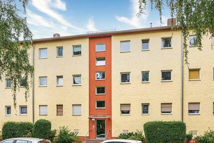 Charmante 2,5 Zimmer mit Balkon in gepflegtem Mehrfamilienhaus