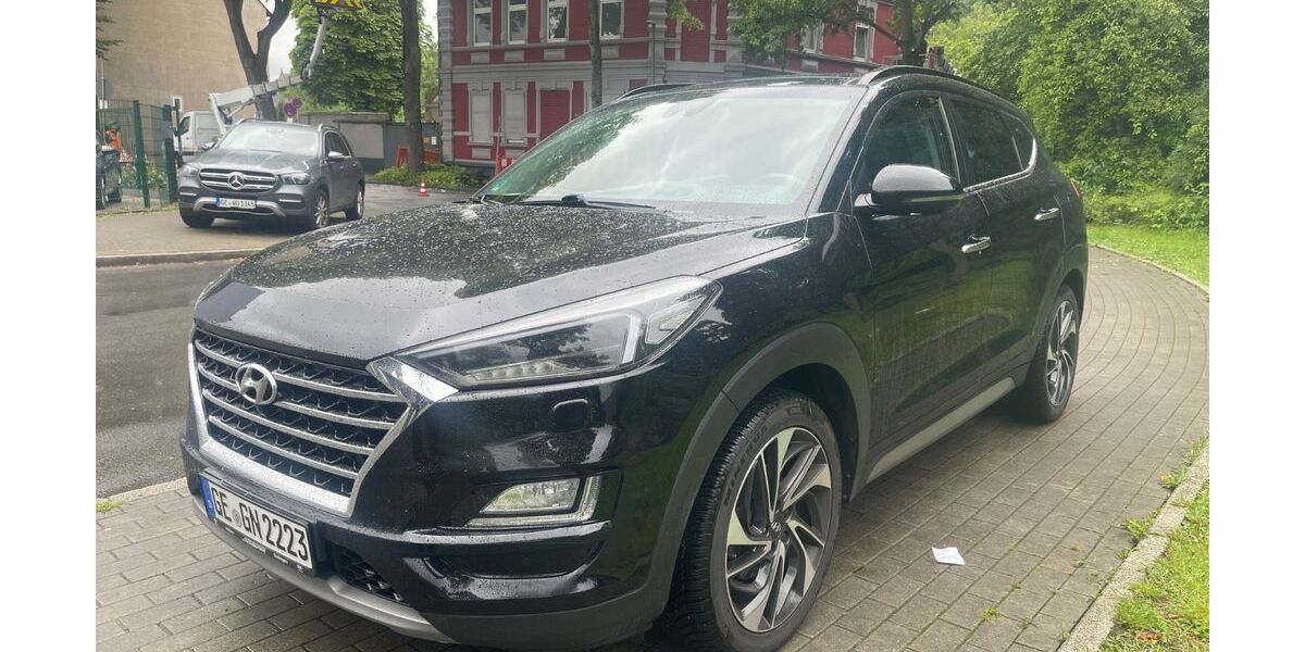 Hyundai TUCSON 169.000 km 16.999 &euro; Gelsenkirchen 45889