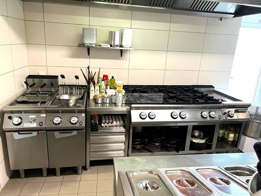 Gastrogewerbe mit einer Außenterrasse sucht neuen Mieter!!! zimmer