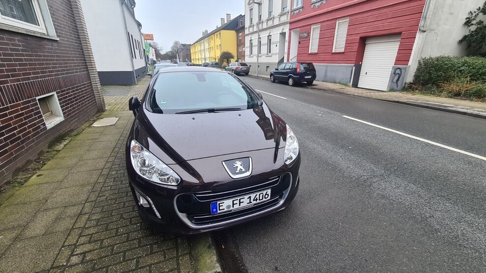 Peugeot 308 CC 67.000 km 8.500 € Oberhausen 46045