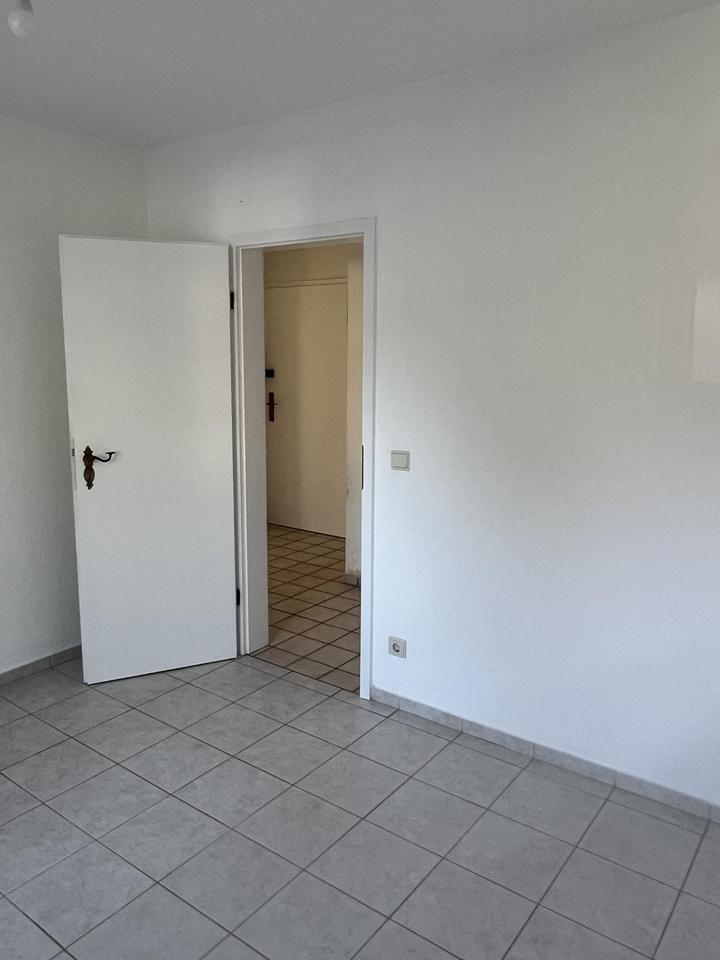 Freie Erdgeschosswohnung 3,5 Raum mit Terrasse und Garage zimmer