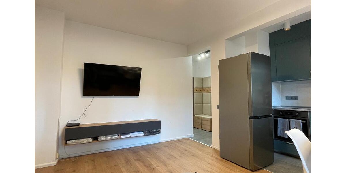 Exclusiv möbilierte Wohnung. Zentrale Lage 3 zimmer