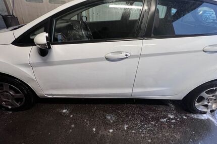 Ford Fiesta 147.848 km 4.500 € Bochum 44892