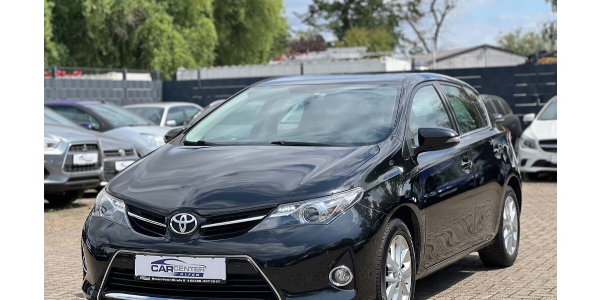 Toyota Auris 81.000 km 9.999 &euro; Olfen 59399