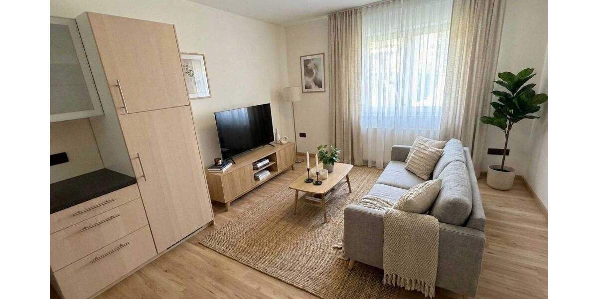 GEPFLEGTE DOPPELHAUSHÄLFTE MIT GARAGEN AUF GROßEM GRUNDSTÜCK IN DER MENGEDER HEIDE 6 zimmer