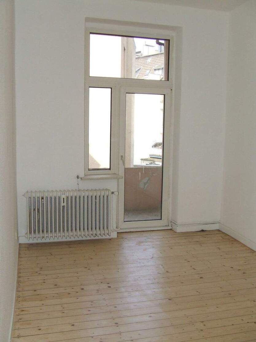 stilvolle 3-Zimmer-Altbauwohnung mit Balkon 3 zimmer