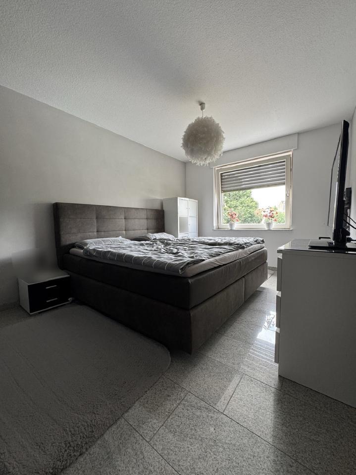 Gehobene Eigentumswohnung nahe Erlbruchpark mit Balkon und Garage zimmer