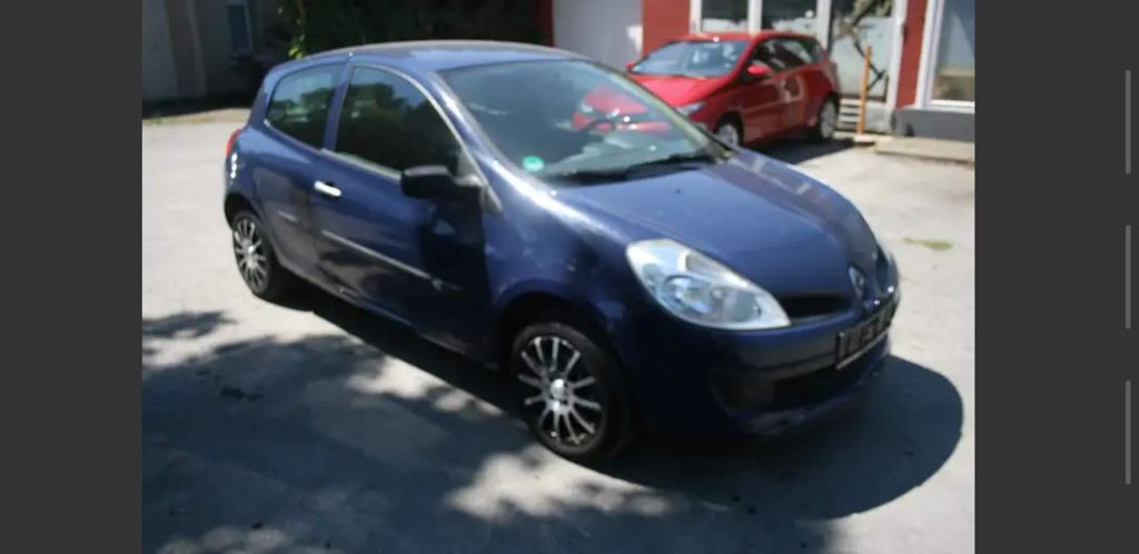 Renault Clio 97.000 km 2.210 € Gelsenkirchen 45886