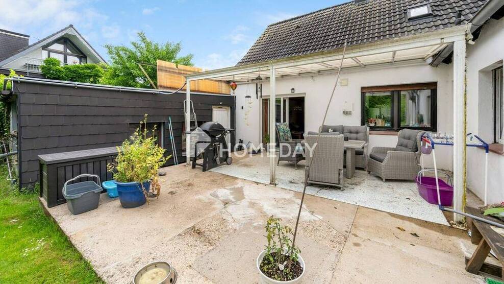 Charmantes Einfamilienhaus mit großzügigem Grundstück und vielfältigen Nutzungsmöglichkeiten 8 zimmer