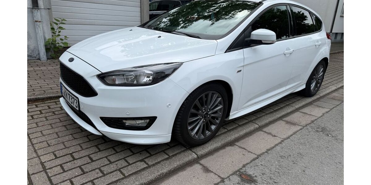 Ford Focus 106.000 km 10.799 &euro; Essen 45326