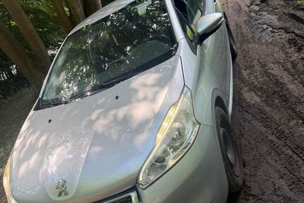 Peugeot 208 109.759 km 2.199 &euro; Dortmund 44145
