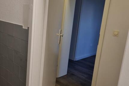 Erstbezug nach Renovierung – Drei-Zimmerwohnung in Mülheim nahe D zimmer