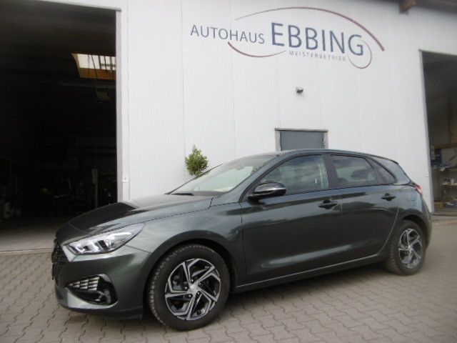 i30