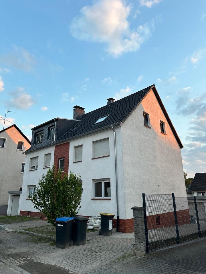 Renovierte 98qm Wohnung 4,5 Zimmer Balkon & zwei Badezimmer zimmer