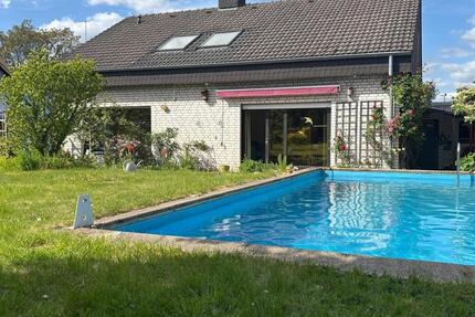 Ein- Zweifamilienhaus + Gewerbeeinheit + Pool - ländliche Lage zimmer