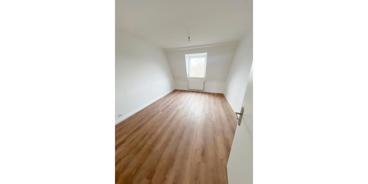 Dachgeschoßwohnung Dortmund Innenstadt Nord - 3.5 Zimmer, 75 m&sup2;, 800&euro; | Angebot:26136379