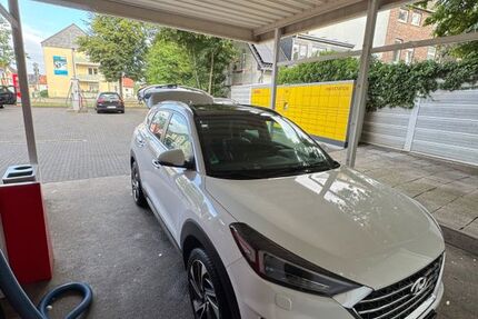 Hyundai TUCSON 94.000 km 18.400 € Essen 45277