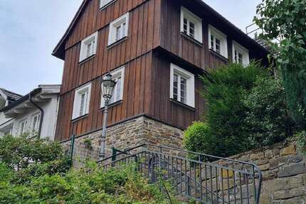 Haus zum Kaufen in Velbert 465.000 € 216 m² 6.5 zimmer