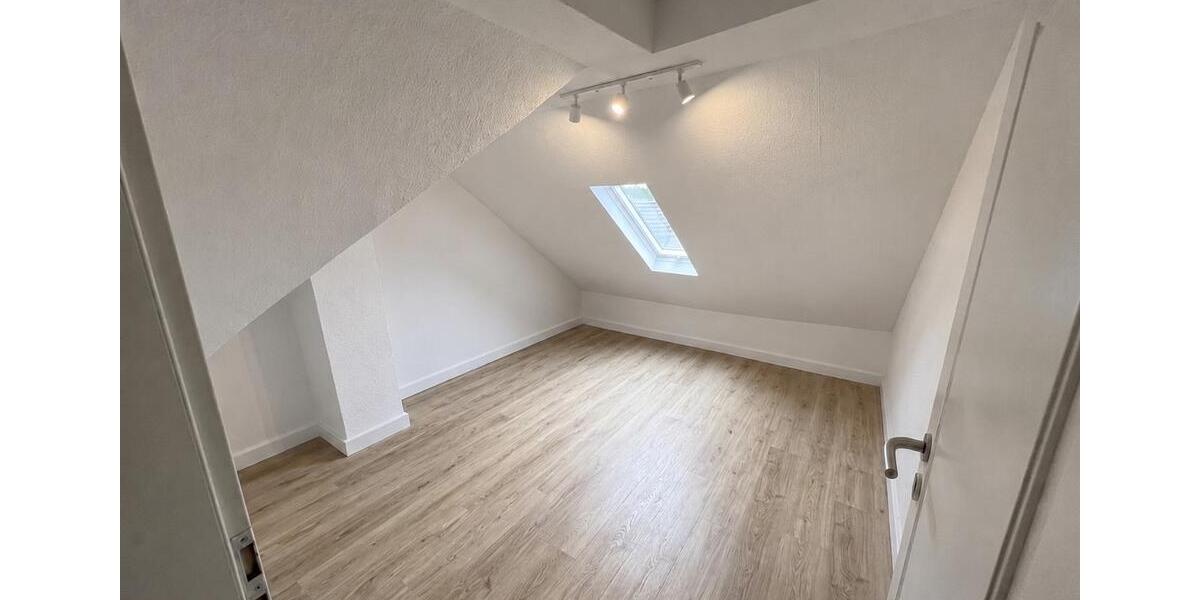 Dachgeschoßwohnung Herne Wanne-Bickern - 4 Zimmer, 90 m&sup2;, 199.000&euro; | Angebot:27085989