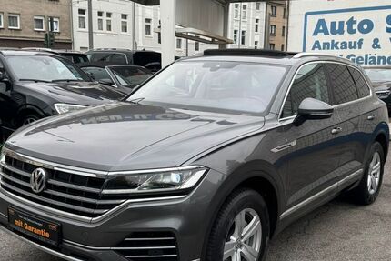 VW Touareg 225.417 km 26.850 € Oberhausen 46045