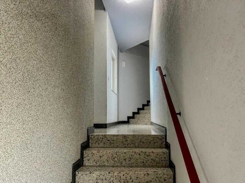 Immobilien GmbH mit vermieteter Eigentumswohnung in Bochum zimmer