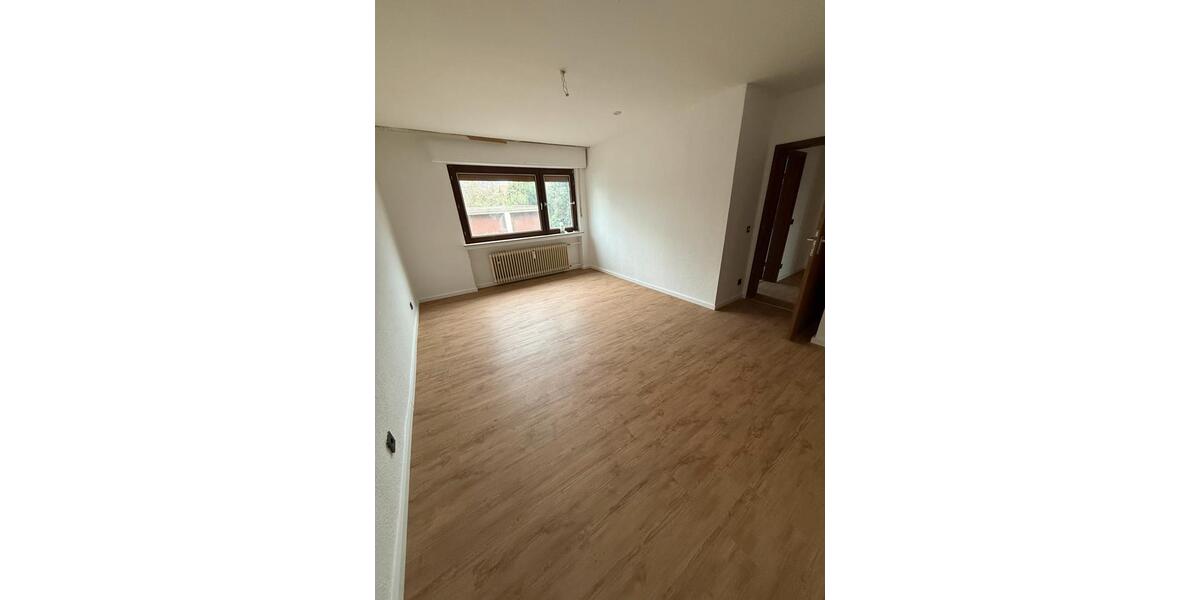 Top renovierte EG-Wohnung mit Balkon, Garage & Garten 3.5 zimmer