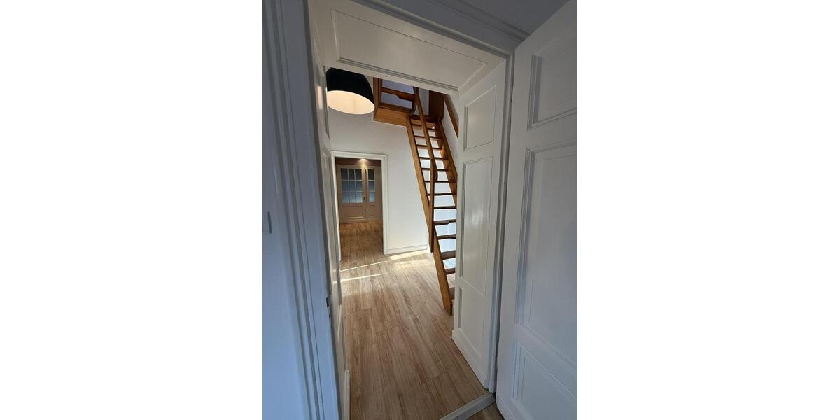 Etagenwohnung Witten - 4 Zimmer, 160 m&sup2;, 1.300&euro; | Angebot:25444577