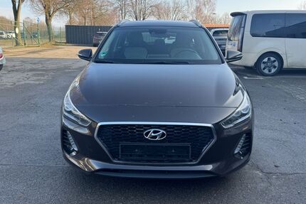 Hyundai i30 85.000 km 10.999 &euro; Gelsenkirchen 45879