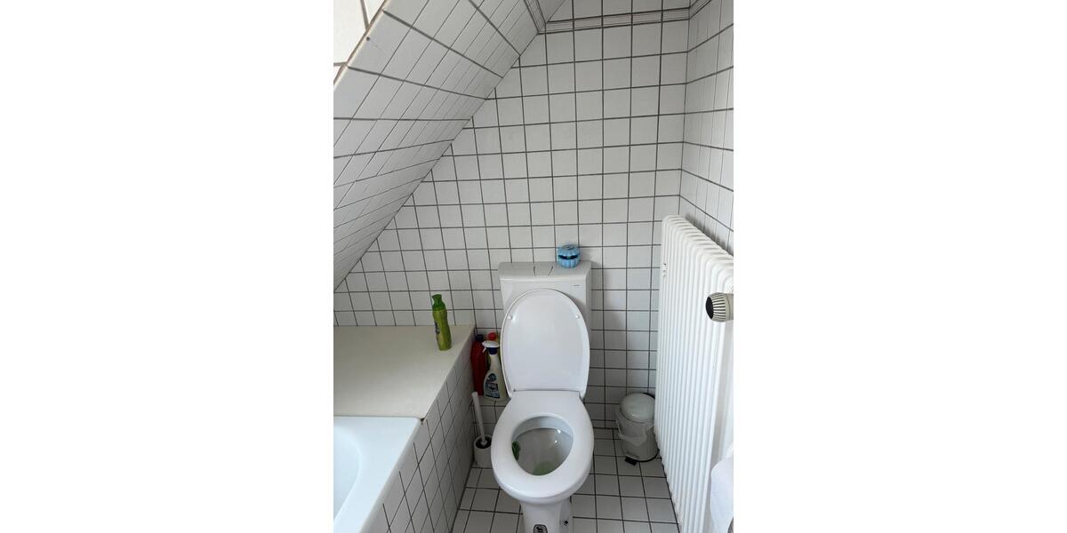 Dachgeschoßwohnung Essen Frillendorf - 2.5 Zimmer, 60 m&sup2;, 720&euro; | Angebot:24996965