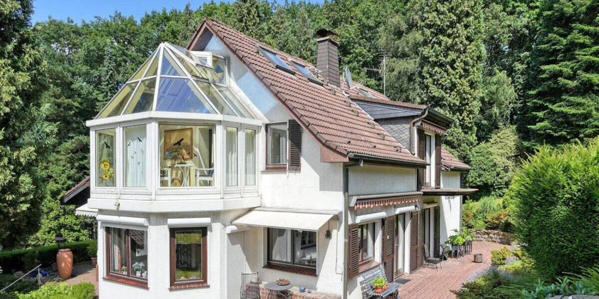 Einfamilienhaus im Landhausstil auf parkähnlichem Grundstück in Alleinlage 6 zimmer