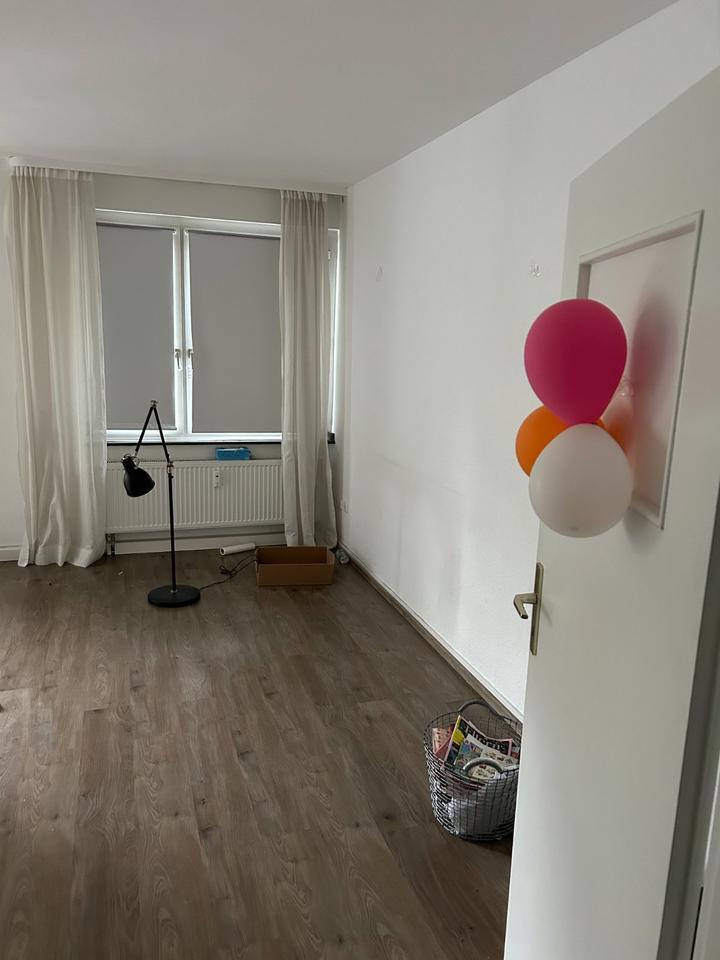 Helle 3 Zimmer Wohnung in zentraler City Lage von Essen + Balkon zimmer