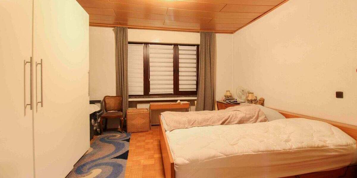 Mehrfamilienhaus, Wohnhaus Bochum Laer - 6 Zimmer, 211 m&sup2;, 349.000&euro; | Angebot:24974879