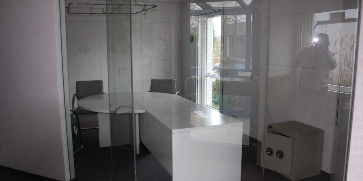 RESERVIERT! Büroräume in Herne-Sodingen mit Stellplätzen und Garage, eigenem Eingang 3 zimmer