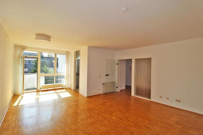 Mitten in Rüttenscheid! Schöne 3 ½ Raum-Wohnung mit Balkon und Aufzug