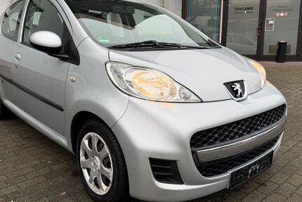 Peugeot 107 157.944 km 2.750 &euro; ESSEN 45356