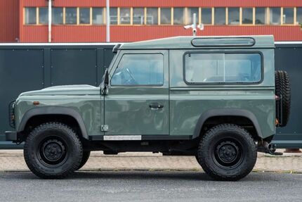 Land Rover Defender 54.000 km 60.500 &euro; oer-erkenschwick 45739