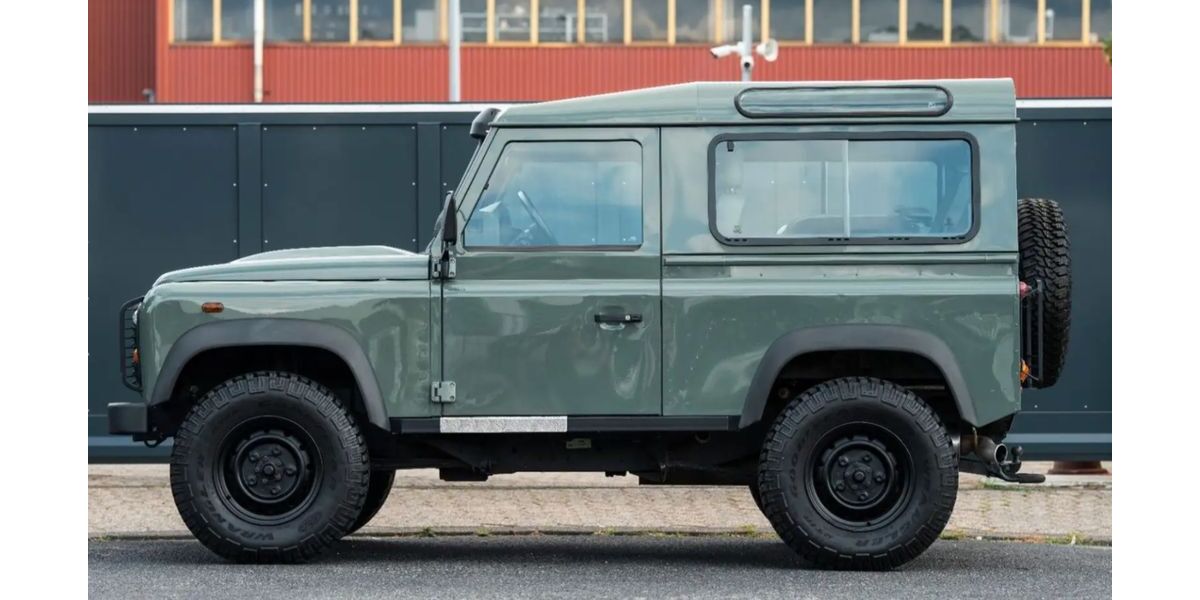 Land Rover Defender 54.000 km 60.500 &euro; oer-erkenschwick 45739