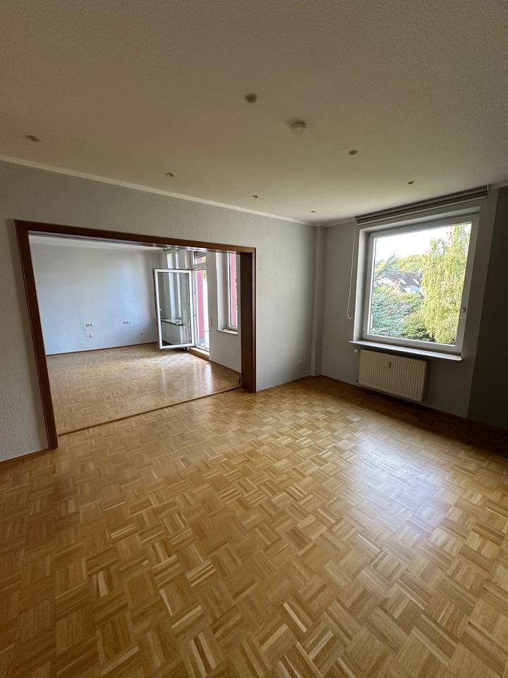 kernsanierte Altbauwohnung im 1.OG zimmer