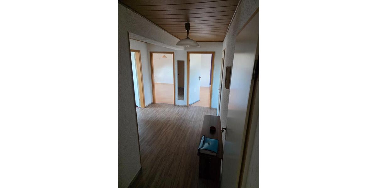Dachgeschoßwohnung Oberhausen - 3.5 Zimmer, 80 m&sup2;, 590&euro; | Angebot:26322224