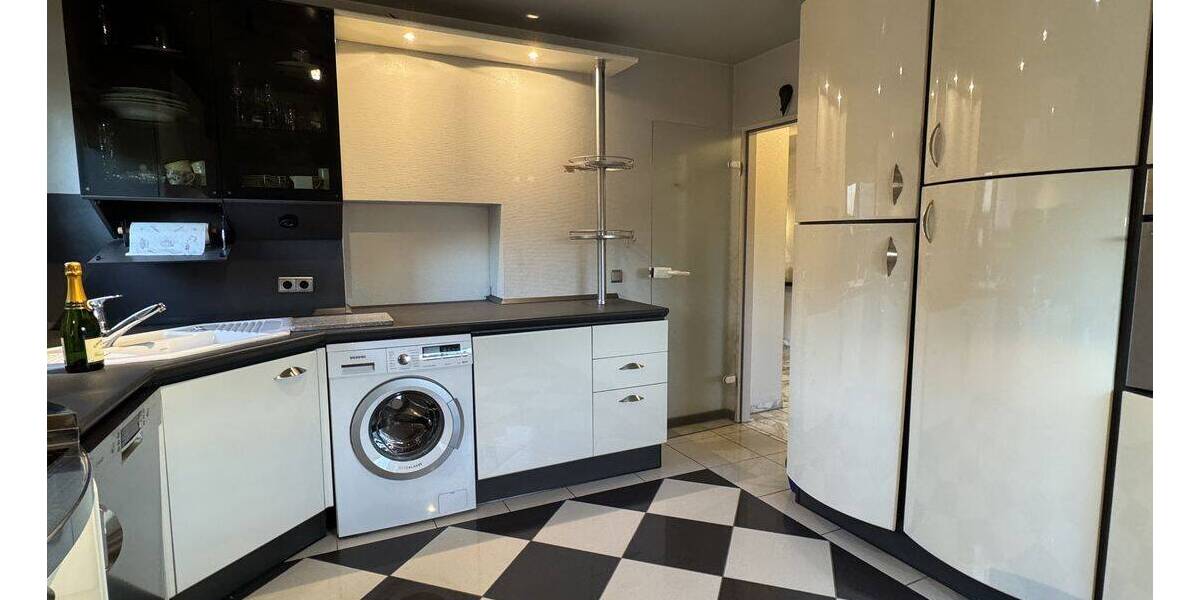 Etagenwohnung Essen Bredeney - 5 Zimmer, 179 m&sup2;, 580.000&euro; | Angebot:22549337